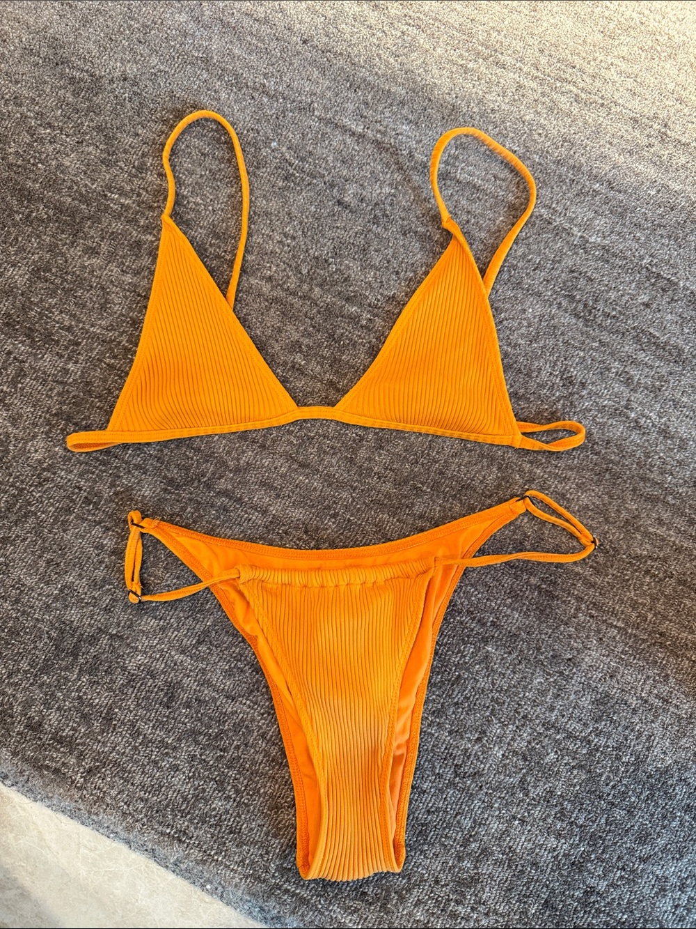 Minimale Animale Bright Orange Bikini Set